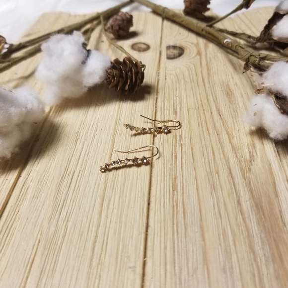 Very Pretty CZ Ear Climbers in GOLD - Picture 4 of 11